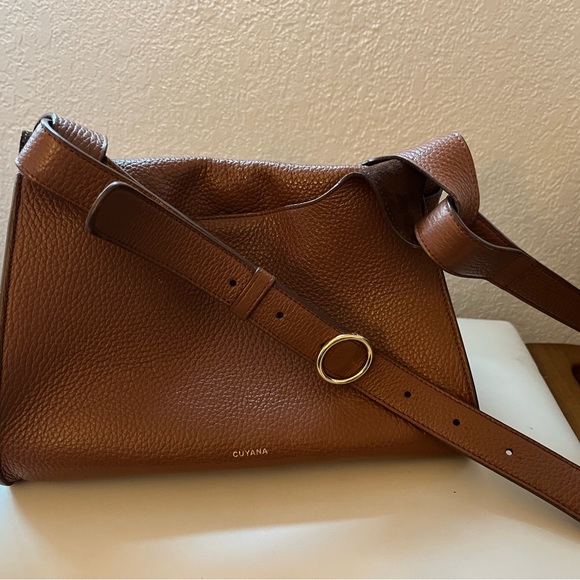 Cuyana Tan Crossbody Bag - Picture 5 of 16